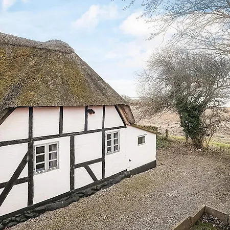 Дом отдыха 8 Person In