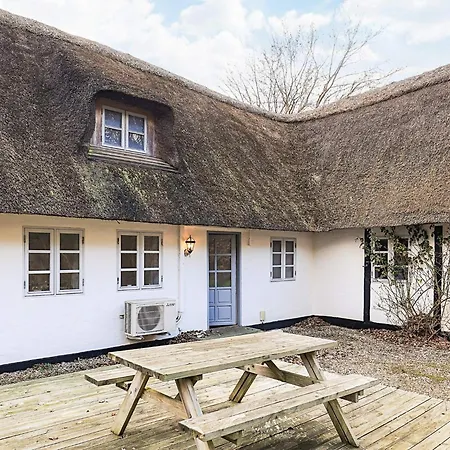 8 Person In Дом отдыха *